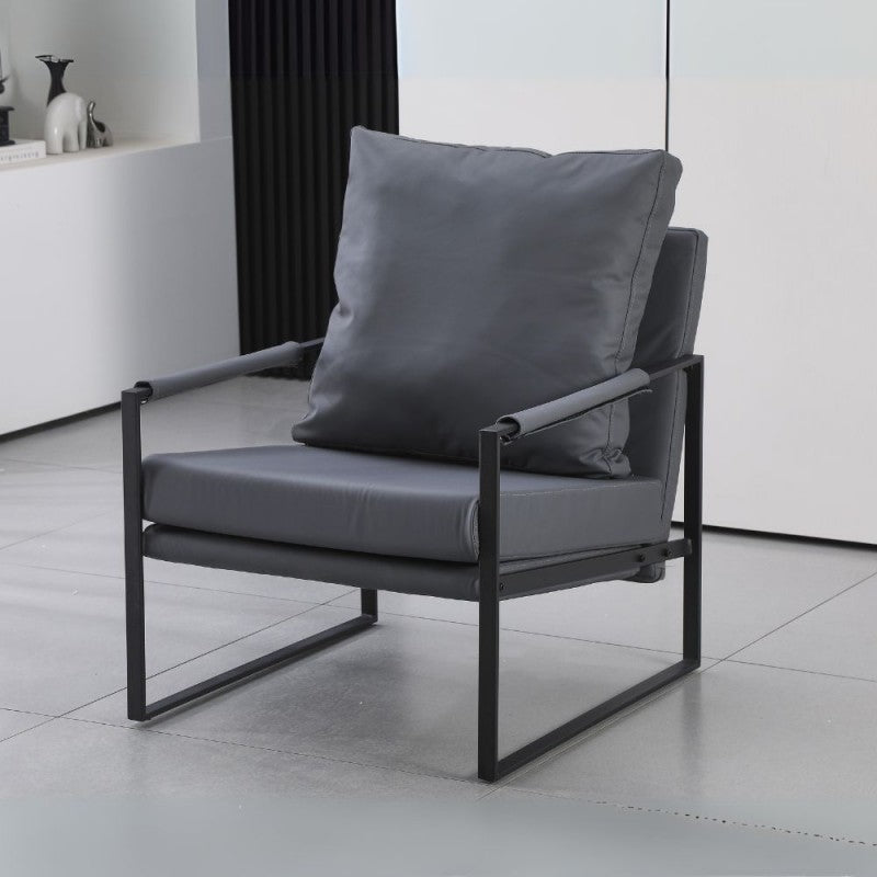 Poltrona in ecopelle grigio scuro e struttura in metallo nero
